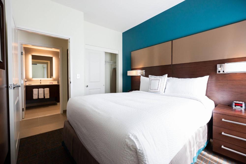 One-Bedroom King Suite with Sofa Bed interior